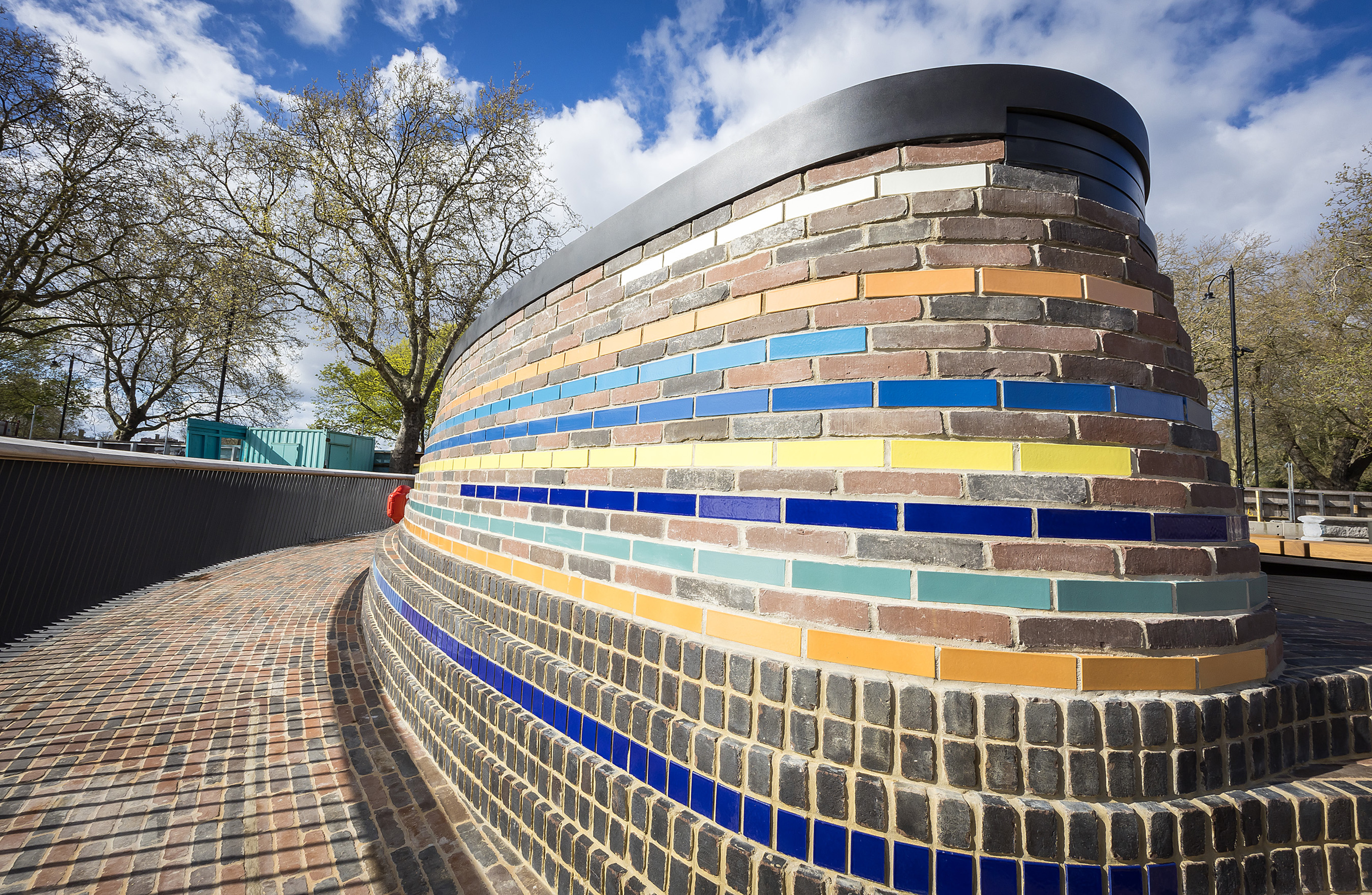 Florian Roithmayr - Moving In